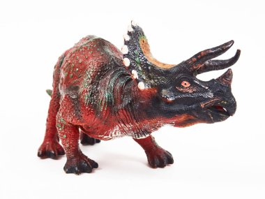 Dinozor triceratops lastik oyuncağı beyaz üzerine izole