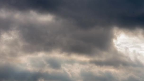 Dark Sky Rain Cumulus Clouds Move Quickly Sky Glimpses Sunlight — Stock Video