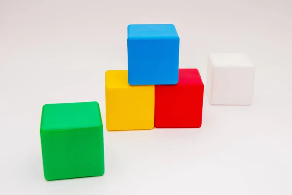 Детские Красочные Кубики Белом Фоне Детские Игрушки Образовательные Игры — стоковое фото