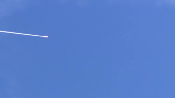 Surface Air Missile Flies Blue Sky Explodes Hitting Target — 비디오