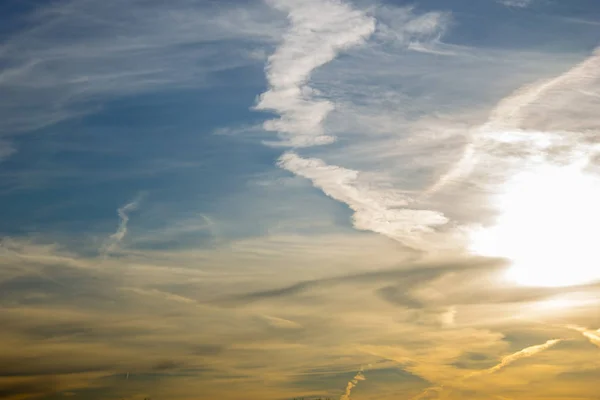 Bellissimo Cielo Serale Tramonto Cielo Scintillante Con Diversi Colori Sfumature — Foto Stock