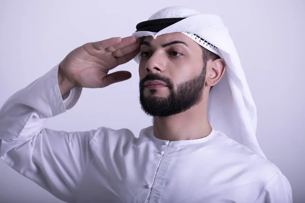 Homem Árabe Saudando Homem Orgulhoso Conceito Patriotismo — Fotografia de Stock