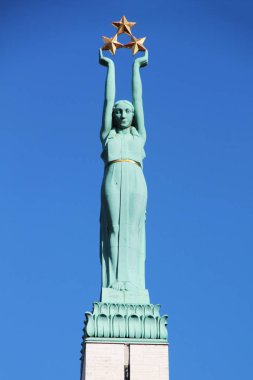 Riga, Letonya - 18 Ekim 2016 - Özgürlük Anıtı Riga, Letonya.