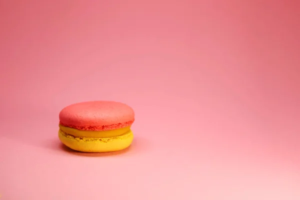 Fotografia Alimentos Brilhantes Macroons Fundo Rosa Imagens De Bancos De Imagens