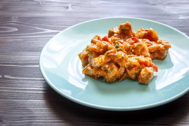 Mavi tabakta et güveç