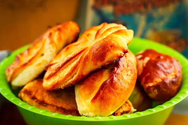 Tortas de carne russas tradicionais em prato, foco seletivo — Fotografia de Stock