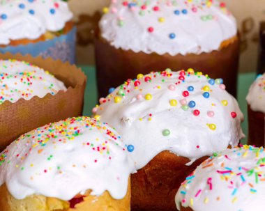Masada ev yapımı Paskalya pastası.
