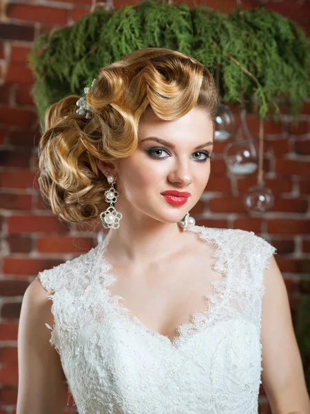 Portrait of blonde bride in interior — Stock Photo, Image