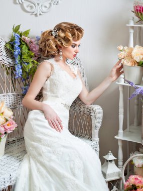 iç sarışın gelin portresi