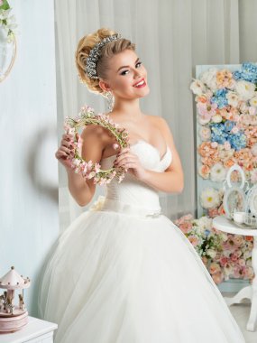 iç sarışın gelin portresi