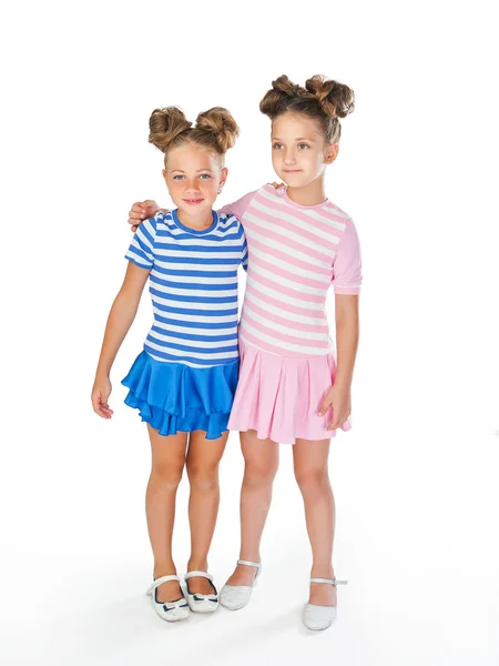 Dos niñas en vestidos de fantasía similares — Foto de Stock