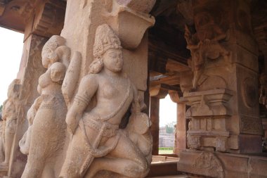 Heykel antik tapınak Hindistan Aykhole şehir içinde dekorasyon sütunlar