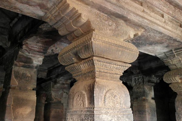 Snidade Ornament Kolumner Gamla Indiska Grotta Tempel — Stockfoto