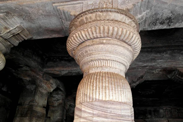 Faragott Dísz Oszlopok Ősi Indiai Barlang Templomok — Stock Fotó