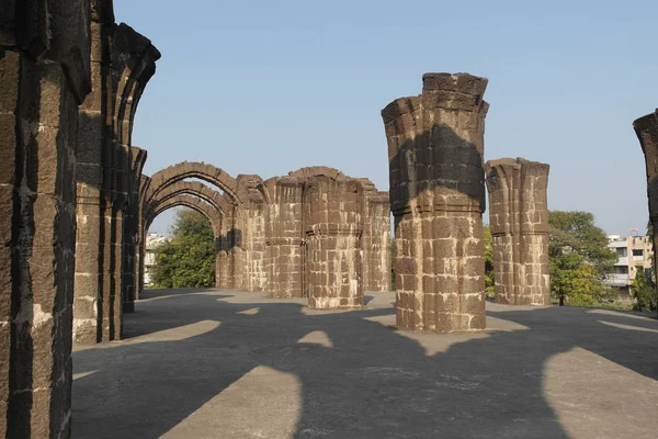 Majestuosos Arcos Una Tumba Bares Kaman Ciudad Bidzhapur Del Estado — Foto de Stock