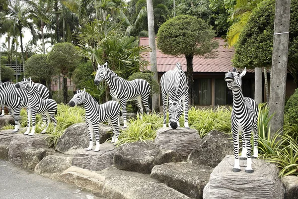 Skulpturenkomposition Einer Zebraherde Park — Stockfoto