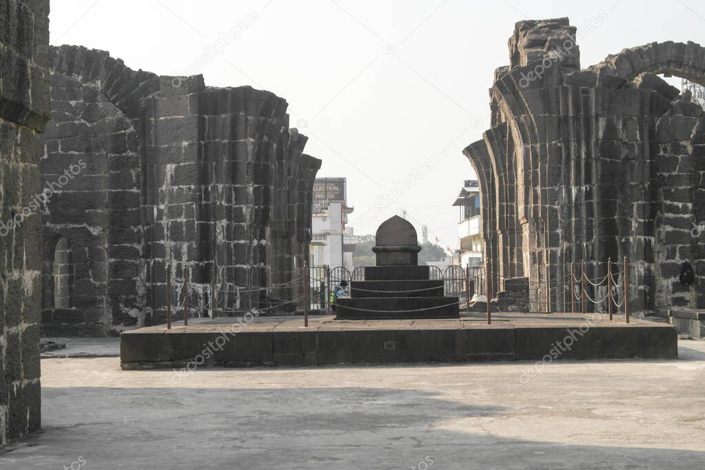 Bara Kaman is an unfinished tomb, tomb, mausoleum...