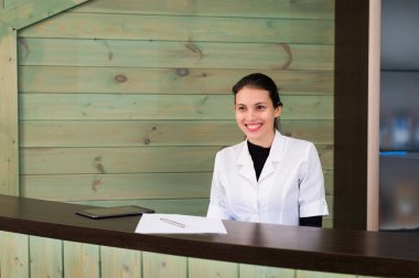 Mutlu Güzellik Salonu Yöneticisi portre. Kavram iş ve vücut bakımı hakkında