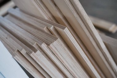 mobilya kenarları ve araçlar. Kontrplak kesimler dokular veya arka plan olarak kullanmak