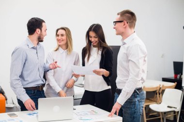 iyi bir ruh hali asla onları bile iş yerinde bırakır