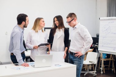 iyi bir ruh hali asla onları bile iş yerinde bırakır