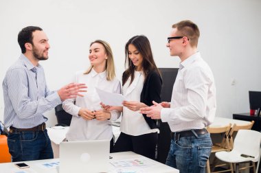 iyi bir ruh hali asla onları bile iş yerinde bırakır