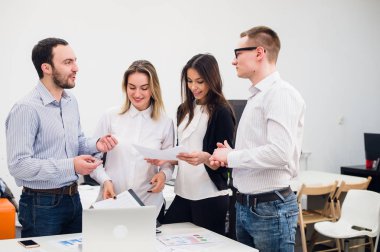 iyi bir ruh hali asla onları bile iş yerinde bırakır