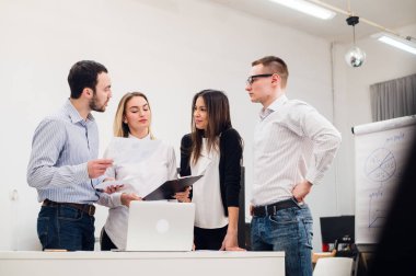 iyi bir ruh hali asla onları bile iş yerinde bırakır