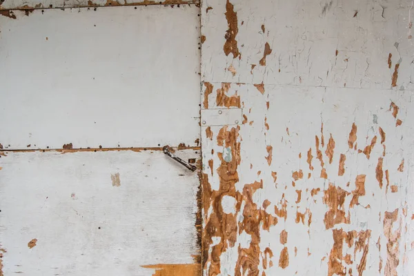 Grunge desgastado textura de fondo áspero con toneladas de madera contrachapada de carácter blanco — Foto de Stock