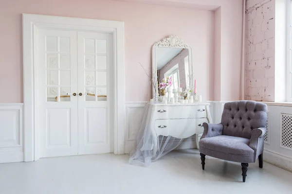 Classical armchair and mirror table at living room interior — Stock Photo, Image