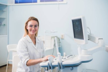 Ultrason makinesi, doktorlar el usg soruşturma Uscg