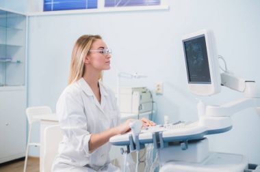 Ultrason makinesi, doktorlar el usg soruşturma Uscg