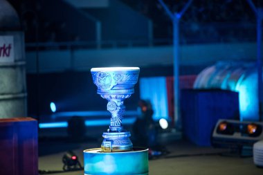 Saint Petersburg, Rusya - 28 Ekim 2017: Merkez üssü Counter Strike: küresel saldırgan cyber spor olay. Ana ödül Kupası bir sahnede