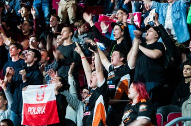 Saint Petersburg, Rusya - 29 Ekim 2017: Merkez üssü Counter Strike: küresel saldırgan cyber spor olay. Takım virtus.pro hayranları için favori takım sırasında büyük final tezahürat.