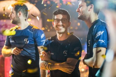Saint Petersburg, Rusya - 29 Ekim 2017: Merkez üssü Counter Strike: küresel saldırgan cyber spor olay. En değerli oyuncu Mvp grand final maçı Marcelo coldzera sonra mutlu kalmak David