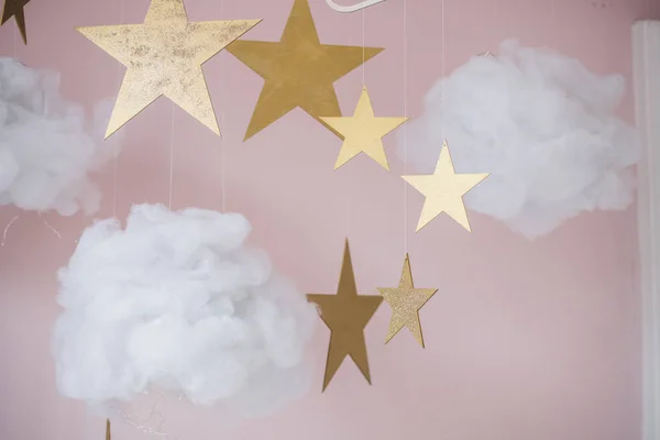 Obrázek hezké hvězd a mraky visící dekorace pro děti — Stock fotografie