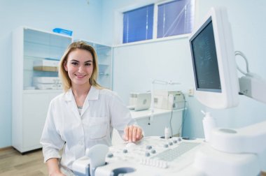 Ultrason makinesi, doktorlar el usg soruşturma Uscg