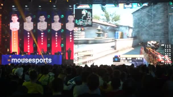 MOSCOW - 23th DECEMBER 2019: esports event. Big crowd on a stadium. Big venue, players on a stage, big screens with a game moments on it. Big crowd on a stadium. — 비디오