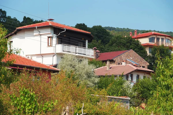 Casa Bulgaria la montaña balcánica estación de verano de St. Vlas — Foto de Stock