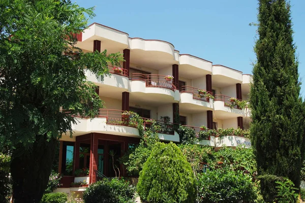 Küçük otel Bulgaristan Balkan dağ yaz tatil beldesi St. Vl