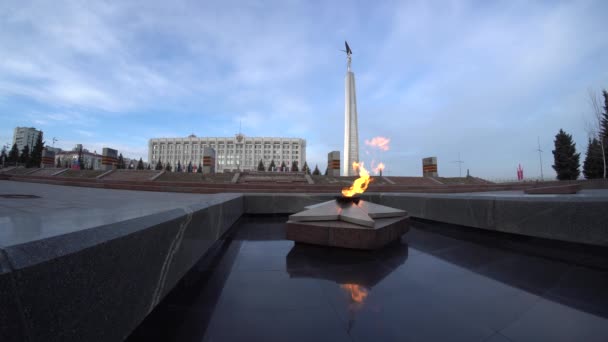 Památník Vítězství Druhé Světové Války Věčný Plamen Samara Rusko — Stock video