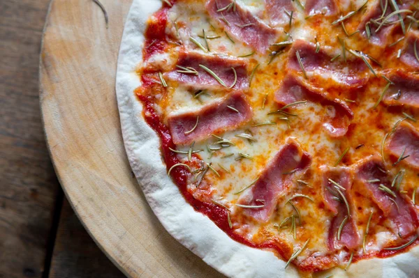 Pizza İtalyan tarzı 