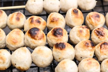 ızgara domuz eti köfte ekmek