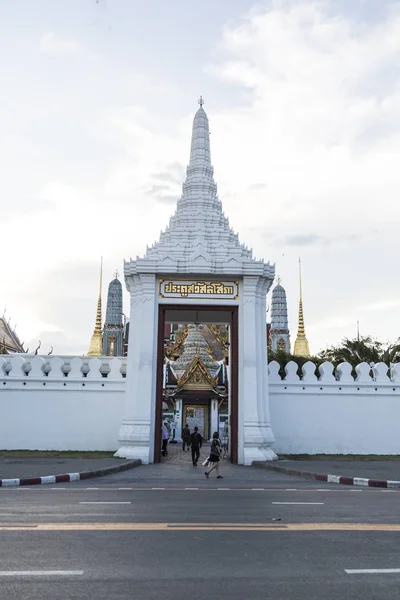 L'ingresso al grande palazzo thailandese — Foto Stock