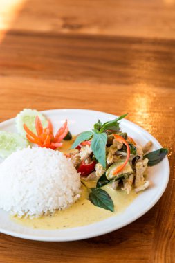 Tayland yemekleri, yeşil köri pirinç