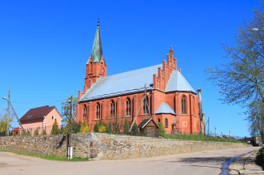 Lutheran Kilisesi Gotik Revival tarzda kırmızı tuğla
