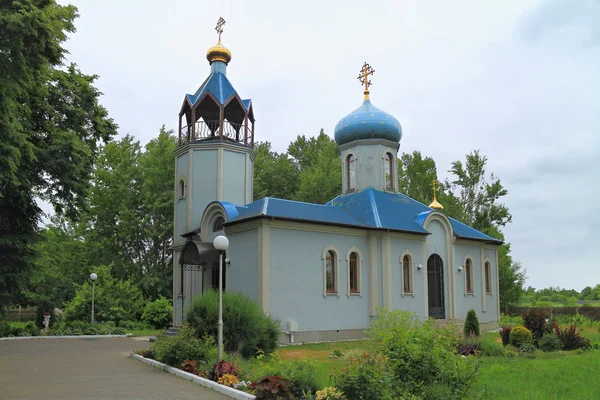 Le temple de l'icône Vladimir de la Mère de Dieu dans la colonie Donskoe — Photo