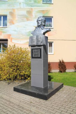 Litvanya şair Kristionas Donelaytis anıt