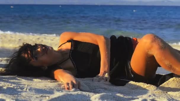 Young Handsome Brunette Woman Seductively Pleasantly Rolling Sand Beach Taken — Stock Video