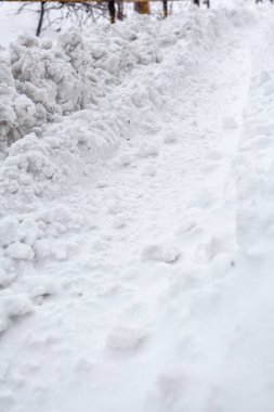 Kar fırtınası şehir vurur. blizzard sonra sokak